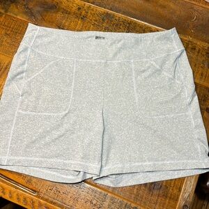 Duluth Trading women’s XXL pull on shorts